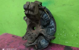 Кулак поворотный правый для Volkswagen Tiguan 2010 года на фотографиях