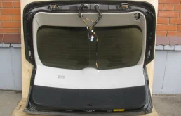 Дверь багажника для Lexus RX 2005 года на фотографиях