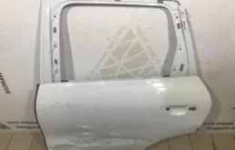 Дверь задняя левая для Volkswagen Touareg 2017 года на фотографиях