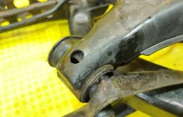 Подрамник двигателя для Mercedes-Benz S class 1998 года на фотографиях