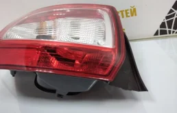 Фонарь левый для Renault Logan 2015 года на фотографиях