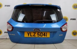 Дверь багажника для Ford Kuga 2012 года на фотографиях