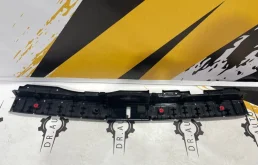 Накладка двери багажника для Lexus RX 2022 года на фотографиях