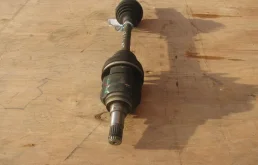 Привод передний левый для Toyota Avensis 2001 года на фотографиях