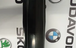 Усилитель заднего бампера для Skoda Octavia 2009 года на фотографиях