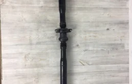 Карданный вал задний для Volkswagen Touareg 2014 года на фотографиях