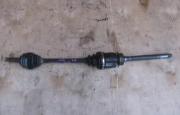 Привод передний правый для Toyota Avensis 2000 года на фотографиях