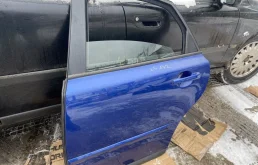 Дверь задняя левая для Volvo S40 2011 года на фотографиях