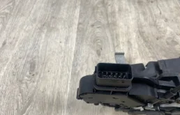 Замок двери задней правой для Ford Galaxy на фотографиях