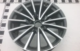 Диск колесный литой для Audi A5 2020 года на фотографиях