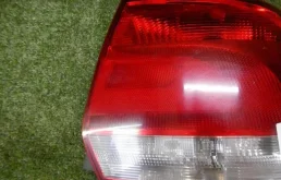 Фонарь внешний правый для Volkswagen Polo 2009 года на фотографиях
