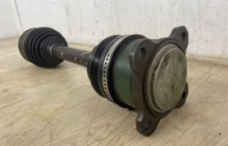 Привод передний правый для Mitsubishi Pajero 2000 года на фотографиях