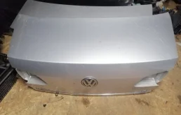 Дверь багажника для Volkswagen Passat 2009 года на фотографиях