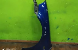 Крылья для Volkswagen Passat 2002 года на фотографиях