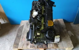 Двигатель без навесного для BMW 1er 2004 года на фотографиях