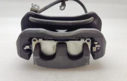 Суппорт передний правый для Lexus RX 2011 года на фотографиях