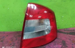 Фонарь правый для Skoda Octavia 2008 года на фотографиях