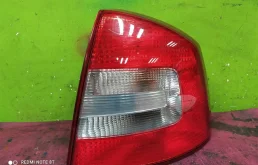 Фонарь правый для Skoda Octavia 2008 года на фотографиях