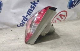 Фонарь внутренний правый для Ford Kuga 2010 года на фотографиях