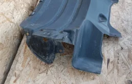 Подкрылок передний левый для Toyota Land Cruiser 2008 года на фотографиях