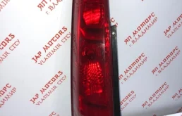 Фонарь левый для Nissan X-Trail 2001 года на фотографиях