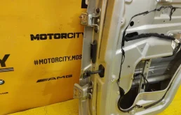 Дверь задняя правая для Mercedes-Benz M class 2004 года на фотографиях