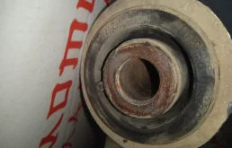 Рычаг передний левый нижний для Nissan X-Trail 2001 года на фотографиях