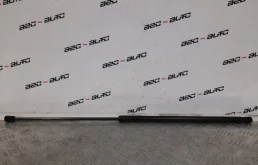 Амортизатор капота правый для Volkswagen Passat на фотографиях