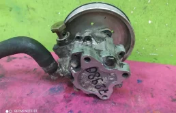 Насос ГУР для Audi A4 2001 года на фотографиях