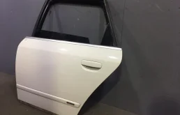 Дверь задняя левая для Audi A4 2007 года на фотографиях