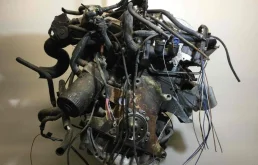 Двигатель без навесного для Audi A4 1996 года на фотографиях