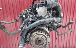 Двигатель без навесного для Volkswagen Caddy 2019 года на фотографиях