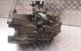 Фара левая для Ford Transit 2009 года на фотографиях