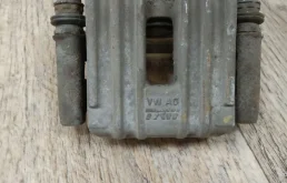 Суппорт задний правый для Skoda Octavia 2009 года на фотографиях