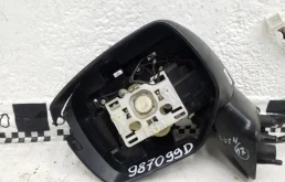 Стекла и зеркала для Subaru Forester 2010 года на фотографиях