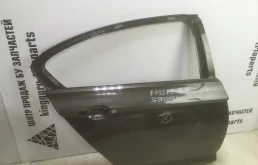 Дверь задняя правая для Volkswagen Passat 2017 года на фотографиях