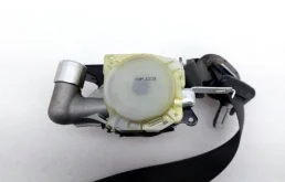 Ремень безопасности передний правый для Kia Rio 2014 года на фотографиях