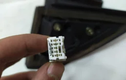 Стекла и зеркала для Nissan X-Trail 2002 года на фотографиях