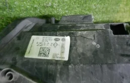 Фара правая для Volkswagen Tiguan 2012 года на фотографиях