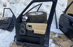 Дверь передняя правая для Land Rover Discovery 2010 года на фотографиях