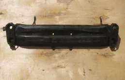 Балка передняя поперечная для Suzuki Grand Vitara 2006 года на фотографиях