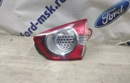 Фонарь внутренний правый для Ford Kuga 2010 года на фотографиях