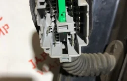 Дверь передняя правая для Suzuki SX4 2008 года на фотографиях