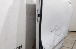 Дверь задняя левая для Volkswagen Touareg 2017 года на фотографиях