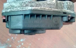 Блок дроссельной заслонки для Skoda Octavia 2002 года на фотографиях