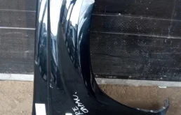 Крыло правое для Nissan X-Trail 2000 года на фотографиях