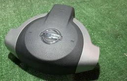 Подушка безопасности водителя для Nissan X-Trail 2010 года на фотографиях