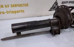 Амортизатор передний левый для Skoda Octavia 2020 года на фотографиях