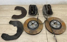 Суппорт передний левый для Audi A6 2014 года на фотографиях