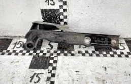 Петля капота правая для Volkswagen Tiguan 2014 года на фотографиях